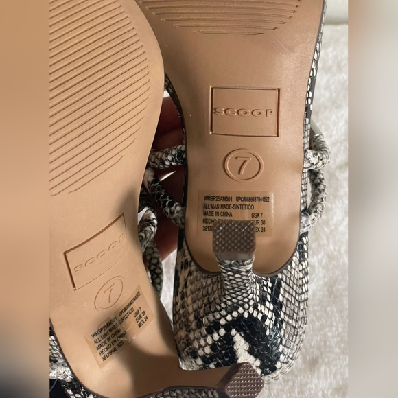 Scoop NYC Snakeskin Patterned Heels - Picture 10 of 10